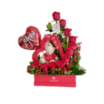 Arreglo Corazón con 12 Rosas Rojas