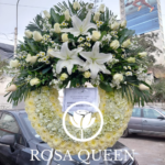 Corona Especial diseño clásico con rosas blancas
